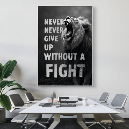 תמונת קנבס בשחור-לבן עם אריה שואג וכיתוב 