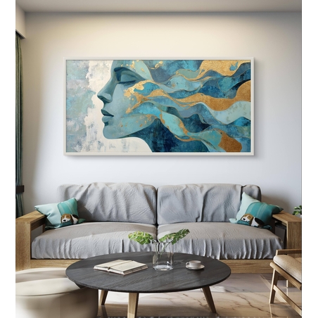 תמונת קנבס לסלון – דיוקן נשי בטורקיז וכחול עם זרמי זהב, פורמט רוחבי