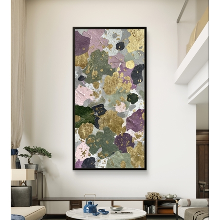 תמונת אמנות עכשווית עם שילוב צבעים טבעיים וזהב עשיר.