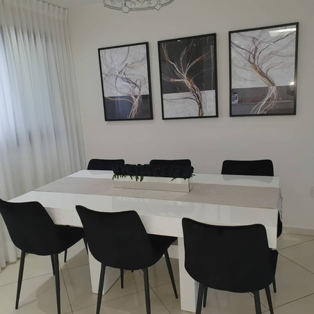 שלישיית תמונות עם זכוכית לפינת אוכל 