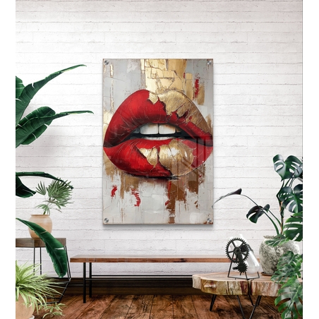 תמונת זכוכית עם שפתיים אדומות ונגיעות זהב בעיצוב מודרני, נועז ויוקרתי לקיר הבית