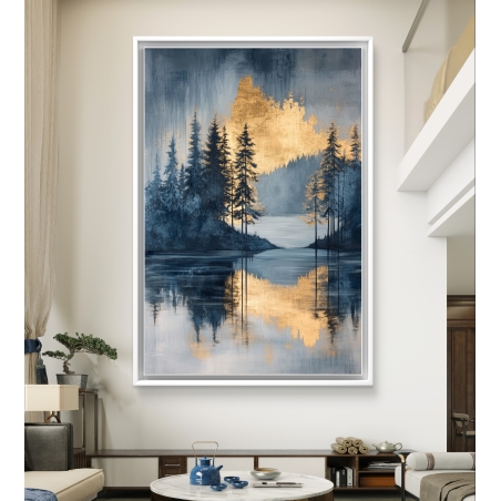 תמונת קנבס לאורך של יער כהה עם עצים גבוהים והשתקפות זהובה במי האגם, בעיצוב אומנותי ובהדפסה חלקה מקולקציית תכשיט לבית