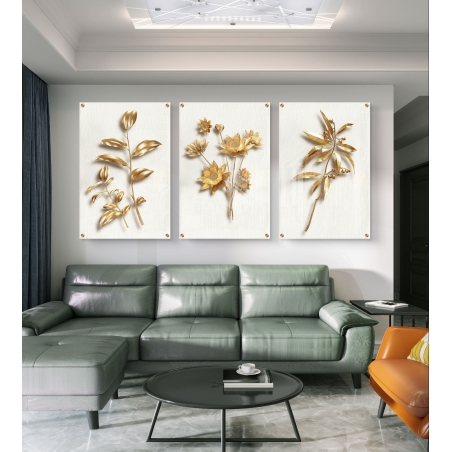 שלישיית תמונות זכוכית יוקרתיות בעיצוב פרחים ועלים בגוון זהב על רקע לבן חלק, הדפסה חלקה ואיכותית מבית תכשיט לבית.