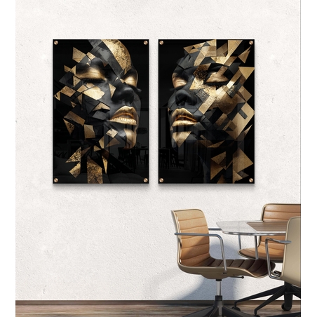 זוג תמונות זכוכית בעיצוב פורטרט מודרני בשחור וזהב עם פרגמנטים גיאומטריים יוקרתיים