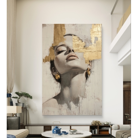 תמונת קנבס של אישה בעיצוב אמנותי עם נגיעות זהב בוהקות – מתוך קולקציית תכשיט לבית.