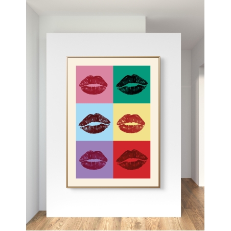תמונה של שפתיים צבעוניות בסגנון פופ ארט על רקעים מרובעים בגוונים שונים, מתוך קולקציית NEXTGEN.