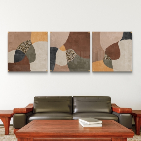 סט של 3 תמונות זכוכית מרובעות בעיצוב אבסטרקט בגווני חום, בז' וכתום – חיבוק גוונים