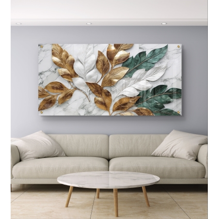 תמונת זכוכית רוחבית עם עלים בגווני זהב, כסף וירוק על רקע שיש לבן – הדפסה חלקה בגימור יוקרתי מקולקציית תכשיט לבית