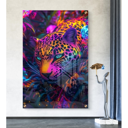 תמונת זכוכית של נמר בצבעי ניאון סגול-כתום בתוך ג'ונגל קסום, מתוך קולקציית M-X ART לעיצוב יוקרתי ומודרני