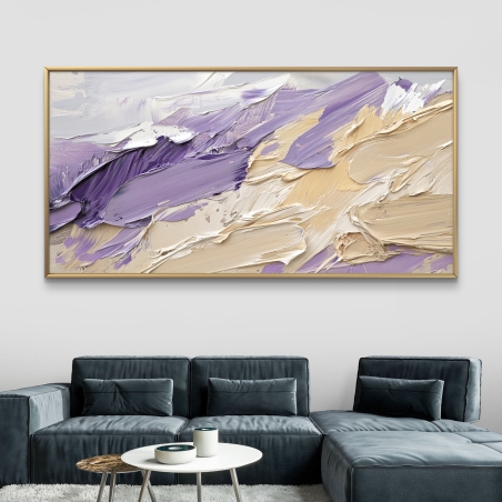 תמונת קנבס לרוחב עם משיחות צבע דרמטיות בסגול וזהב, בעיצוב מופשט ומרשים שמתאים לסלון, חדר שינה או משרד.