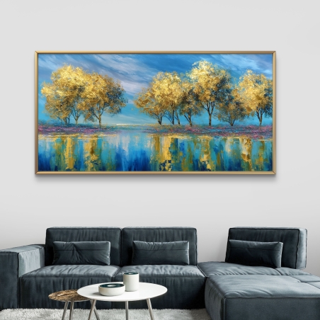 תמונת קנבס לרוחב עם עצים בצבע זהב הנשקפים לאגם כחול – מודפסת על קנבס חלק באיכות גבוהה, בגימור שמדמה ציור מקורי.