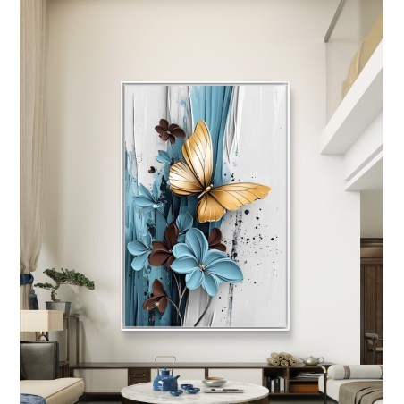 תמונת קנבס מרהיבה עם פרפר זהוב ופרחים בגווני תכלת וחום על רקע אמנותי מופשט – מודפסת באיכות חלקה גבוהה ומוסיפה קסם ואלגנטיות לקיר
