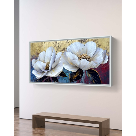 תמונת קנבס לרוחב המציגה שני פרחים לבנים מרהיבים על רקע זהוב כחול ואדום בטקסטורה עשירה – עיצוב ייחודי לקיר הבית.
