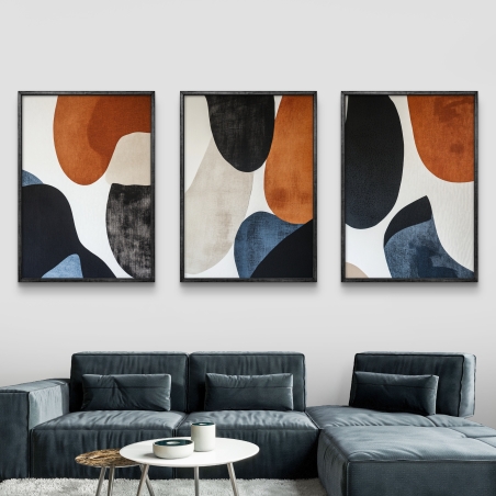 שלישיית תמונות קנבס בעיצוב אבסטרקטי מודרני עם צורות גיאומטריות בגווני כחול, כתום, שחור ולבן, לעיצוב ייחודי ומרענן בחלל הבית.
