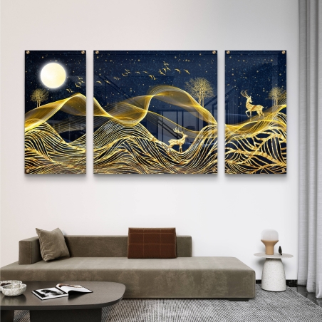 תמונת זכוכית מחולקת עם ירח מלא, שמיים זרועי כוכבים ואיילים מוזהבים – ליל זהוב