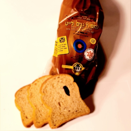 לחם דגנים לייט