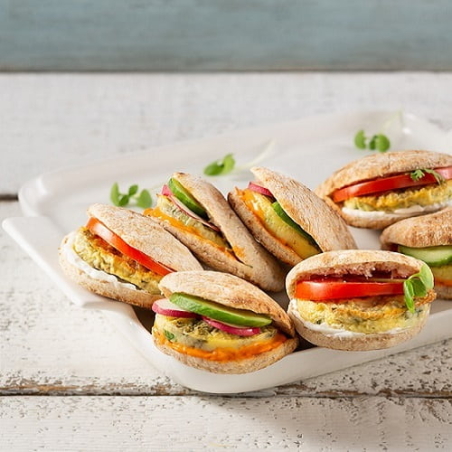 מגש פיתה ביס אומלט