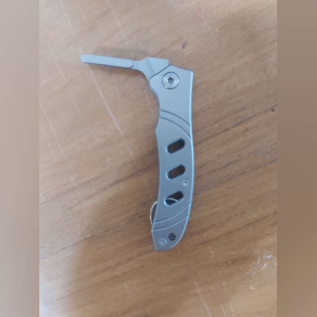 Premium folding handle for scalpel blade 23