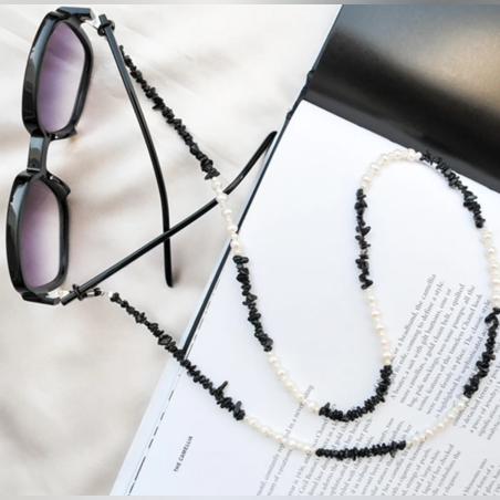 שרשרת למשקפיים אבנים שחורות בשילוב פנינה