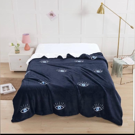 דגם: עין כחולה