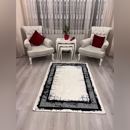 היישר מהיבואן - שטיח לבד עם סדקים בשחור