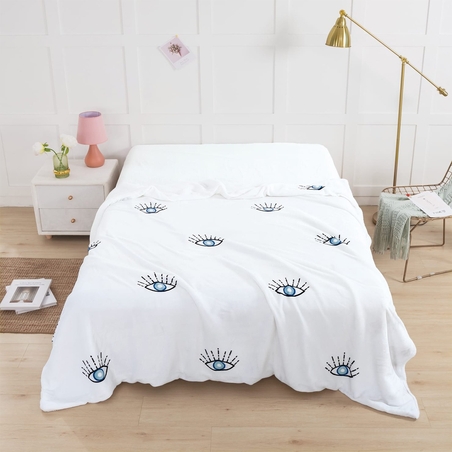 דגם: עין לבנה