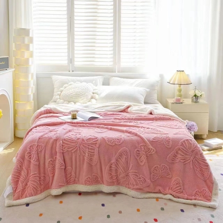 -                                                                                                 שמיכת חורף- צד אחד פלנל ומצידו השני פרווה נעימה 6