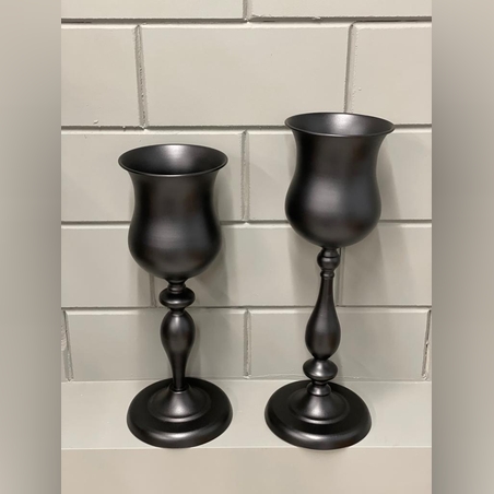 שתי אגרטלים שחורים - מחיר ליחידה