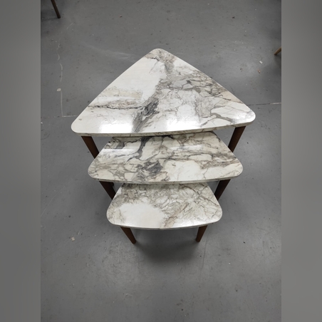 שלישיה ב 300 שח- חום