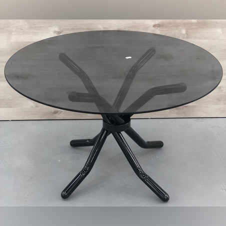 שולחן זכוכית גדול שחור