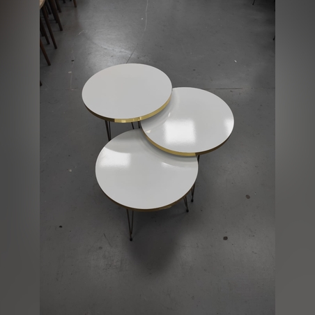 שלישיה מעמדים מעץ