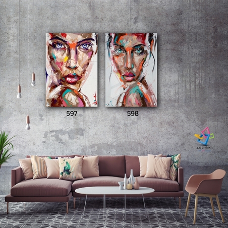 זוג תמונות ממוסגרות בהדפס