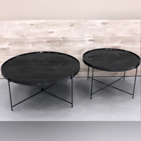 זוג שולחנות בציפוי שחור