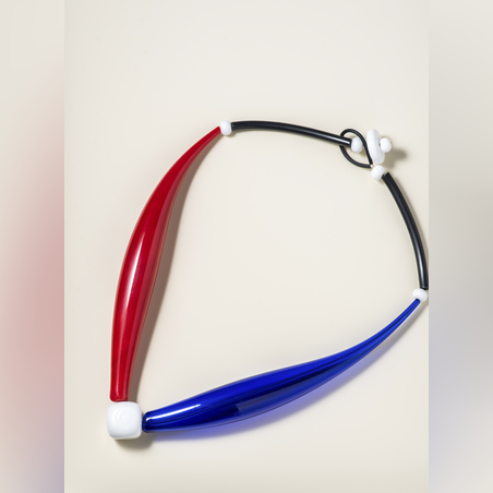 שרשרת צינורות זכוכית אדום-כחול