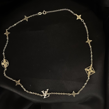 שרשרת פרחים ואותיות בעיצוב אישי