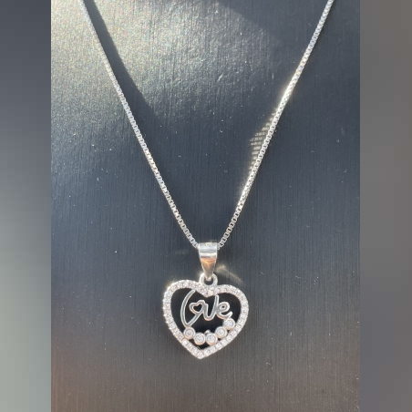 שרשרת לב Love משובץ זרקונים