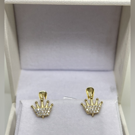 עגילי זהב 14k כתר נסיכה צמודים משובצים