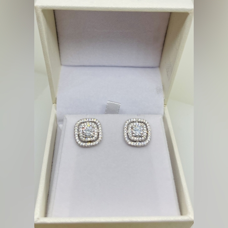 עגילי זהב לבן 14k מרובעות צמודות משובץ זרקונים