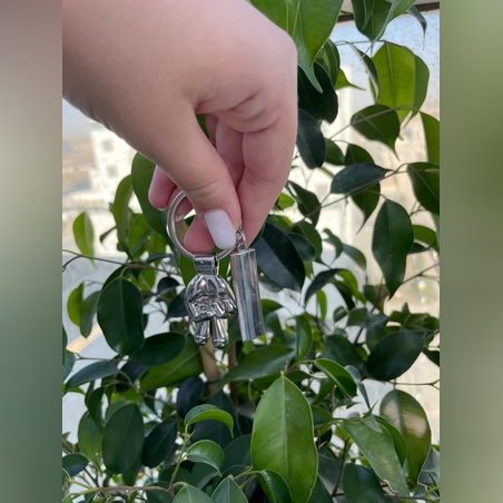 מחזיק מפתחות יד