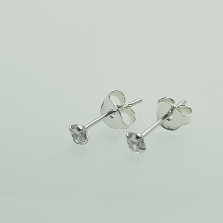 עגילי סוליטר זרקונים וכסף קטנים