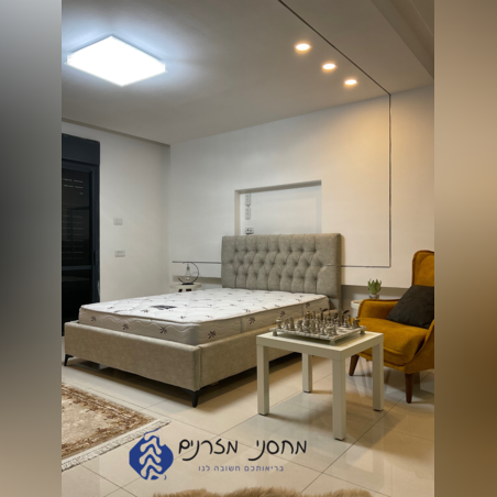 מיטה מרופדת מאיה