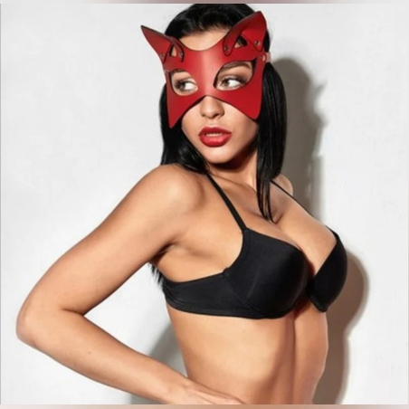 מסכת חתול מעור אדומה