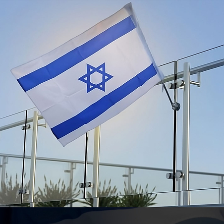 מעמד דגל למעקה זכוכית