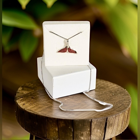 תליון זנב הכריש קורל אדום