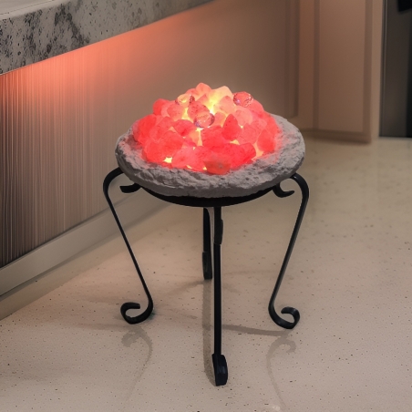 מנורת מלח בכלי חרס עם מעמד ריצפה