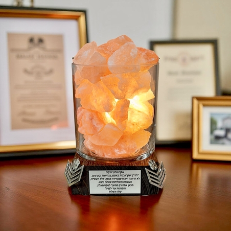 מנורת מלח הימלאיה בעיצוב אישי עם הקדשה