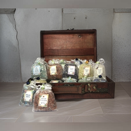 שק אבנים מלא בכל טוב