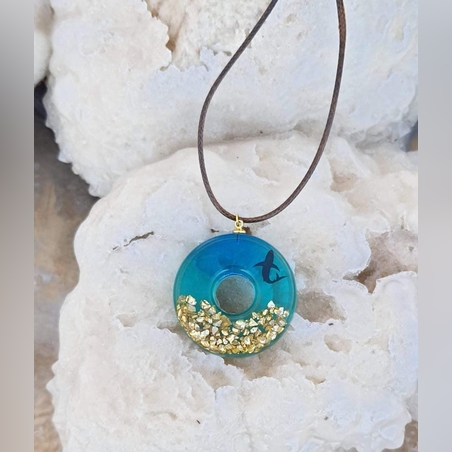 תליון בייגל עשוי משרף בצבעי ים