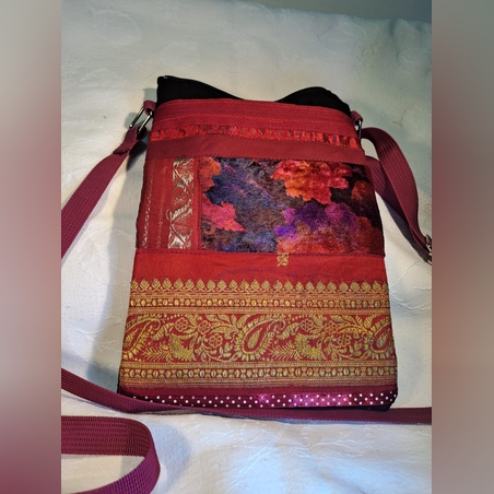 תיק מעוצב מבד כותנה שחור