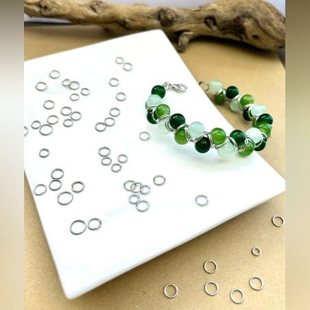 צמיד חרוזי זכוכית ירקרקים